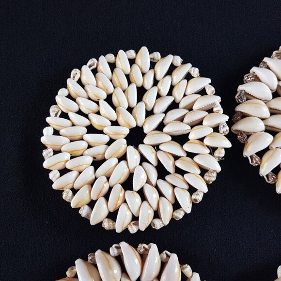 4pcCowrie Seashell Coasters Set Beach House Tropical - Picture 7 of 9